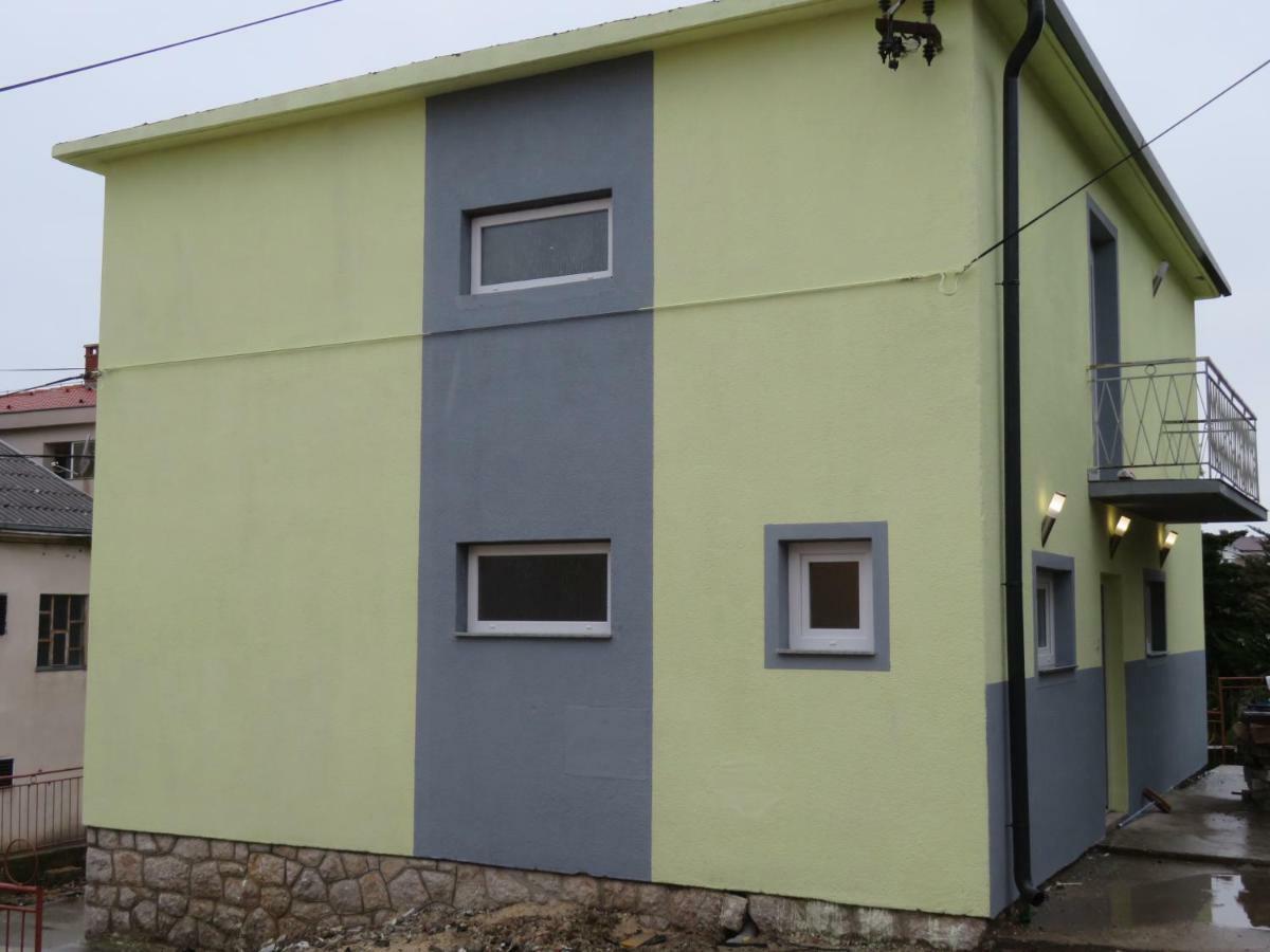 Apartments La Bombonera Starigrad Paklenica Exterior photo