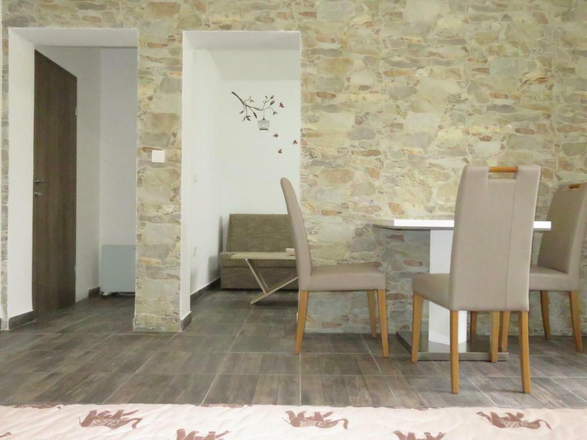 Apartments La Bombonera Starigrad Paklenica Exterior photo