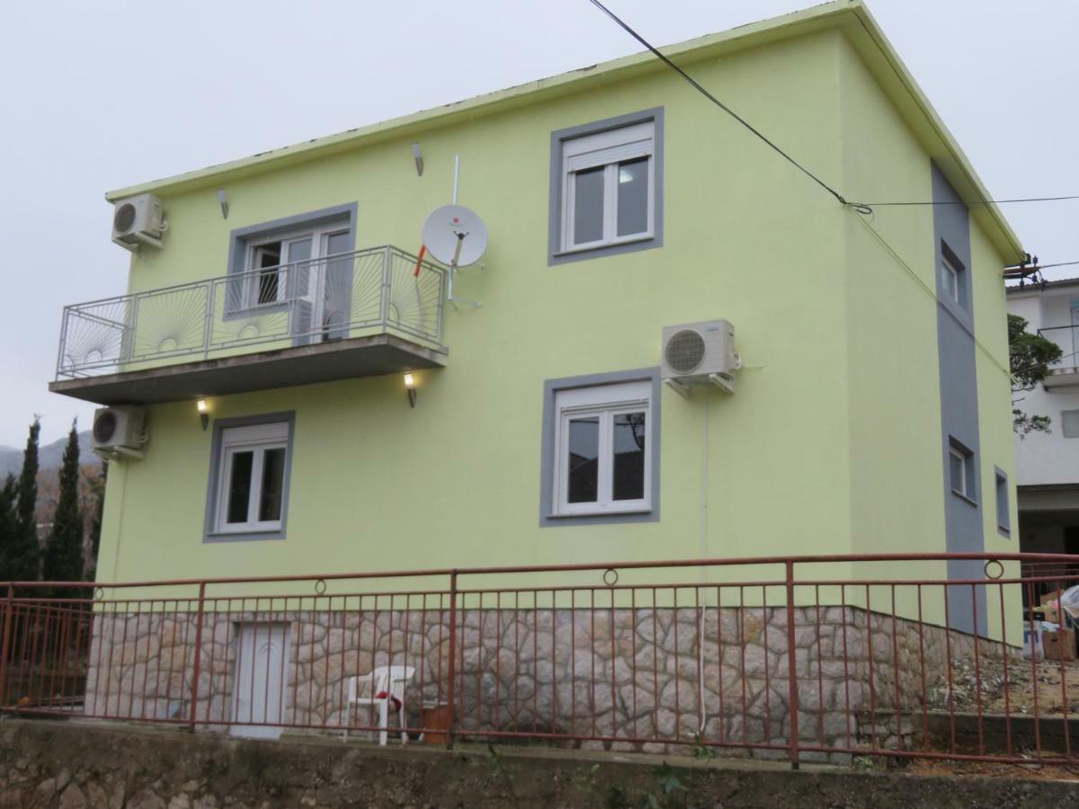 Apartments La Bombonera Starigrad Paklenica Exterior photo