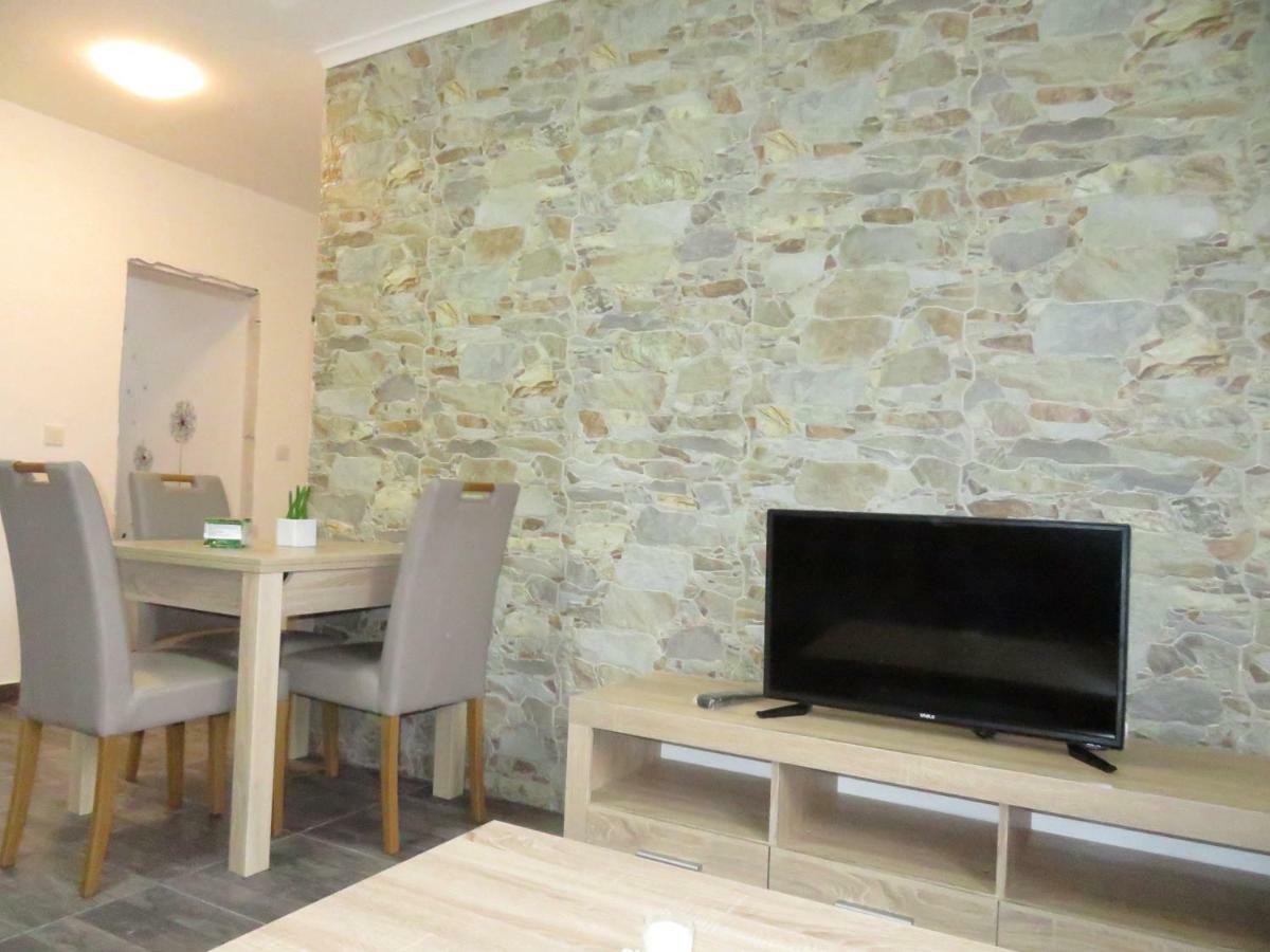 Apartments La Bombonera Starigrad Paklenica Exterior photo