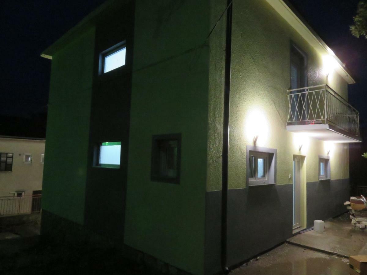 Apartments La Bombonera Starigrad Paklenica Exterior photo