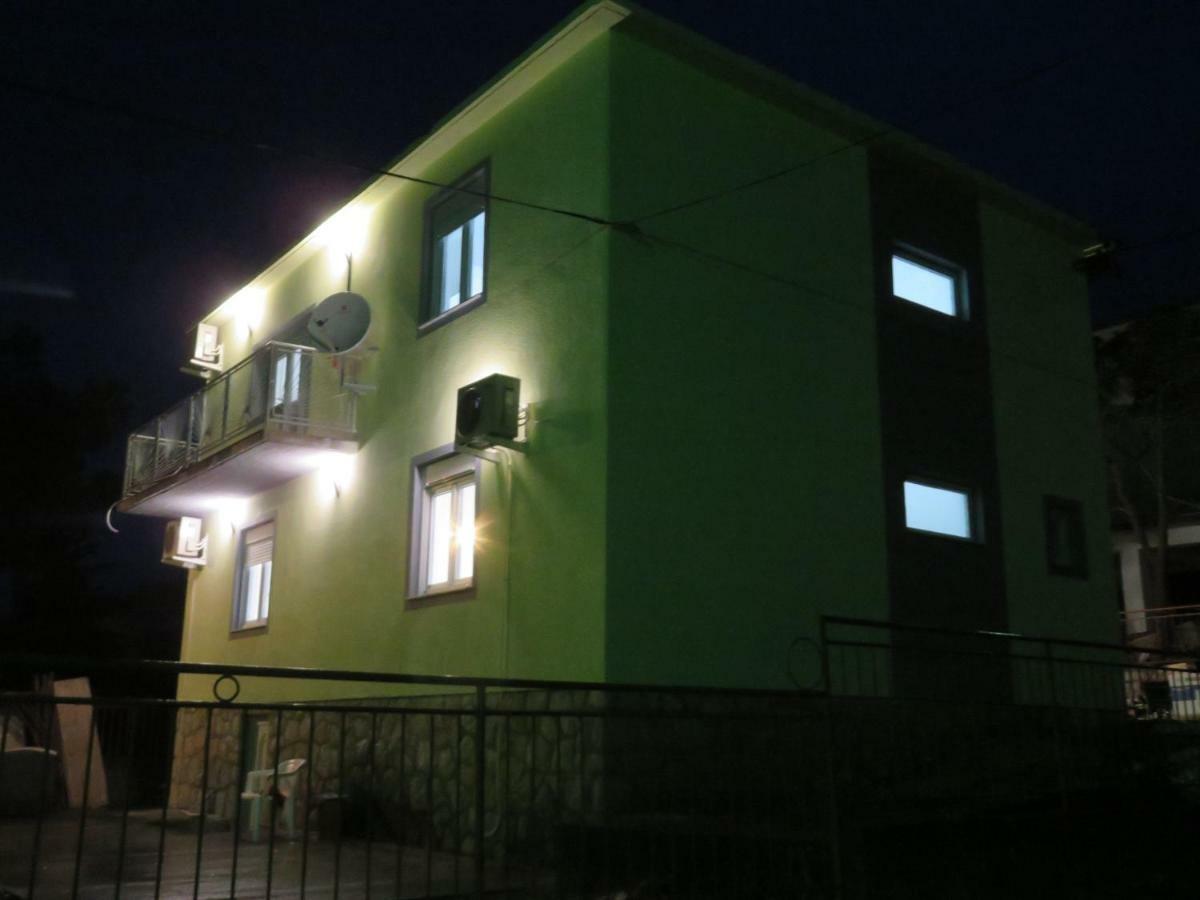 Apartments La Bombonera Starigrad Paklenica Exterior photo
