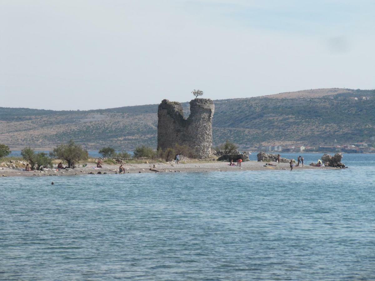 Apartments La Bombonera Starigrad Paklenica Exterior photo